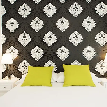 Gran Via Guesthouse *